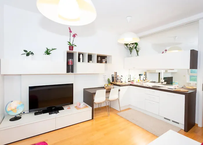 Cute Tiny Flat ليوبليانا